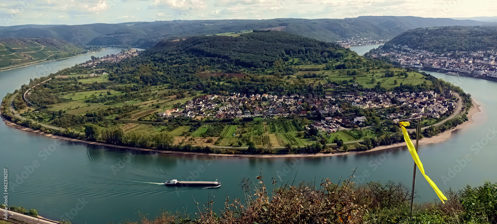 Rheinschleife bei Boppard, der sogenannte Bopparder Hamm, im UNESCO-Welterbe Oberes Mittelrheintal  Rheinland-Pfalz. Blick vom Aussichtspunkts Gedeonseck. 