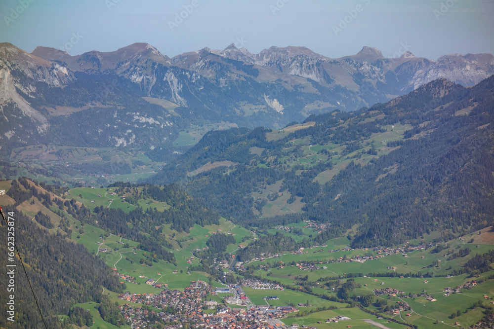 Wandern in Schweiz zur Herbstzeit