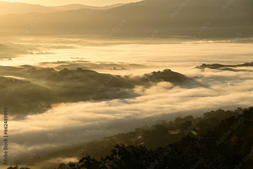 Obraz premium sunrise over the mountains