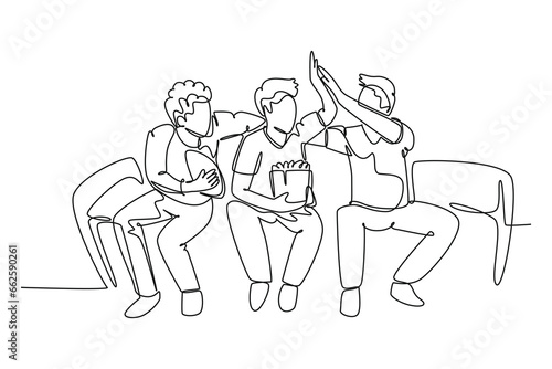 Single continuous line drawing young happy fans siting on sofa and watching their favorite club playing the match on the television. Fans club concept. One line draw graphic design vector illustration