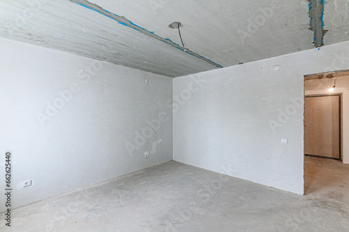 rough repairs for self-finishing. interior decoration, bare walls of the room, stage of construction
