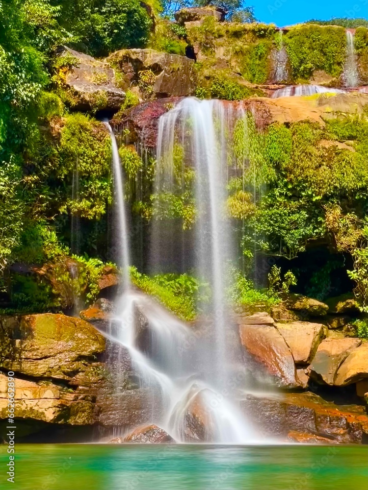 Fototapeta premium waterfall in the jungle