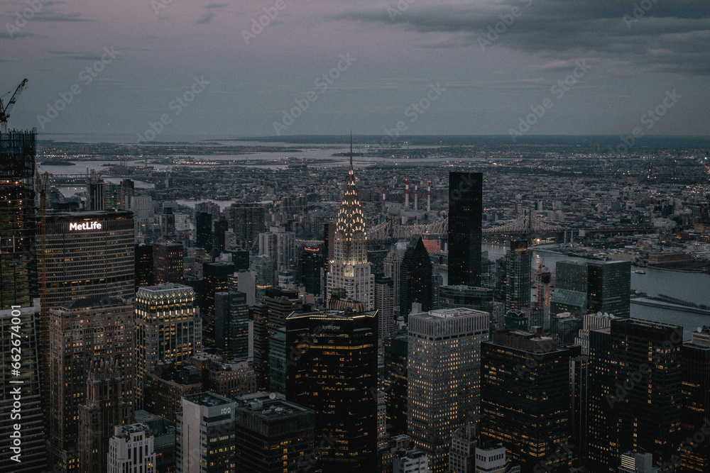 manhattan skyline in new york