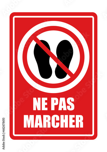 ne pas marcher pelouse interdit panneau interdiction fond rouge photo