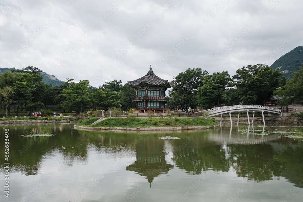 traditional palace in seoul korea