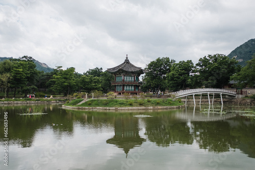 traditional palace in seoul korea © Marco