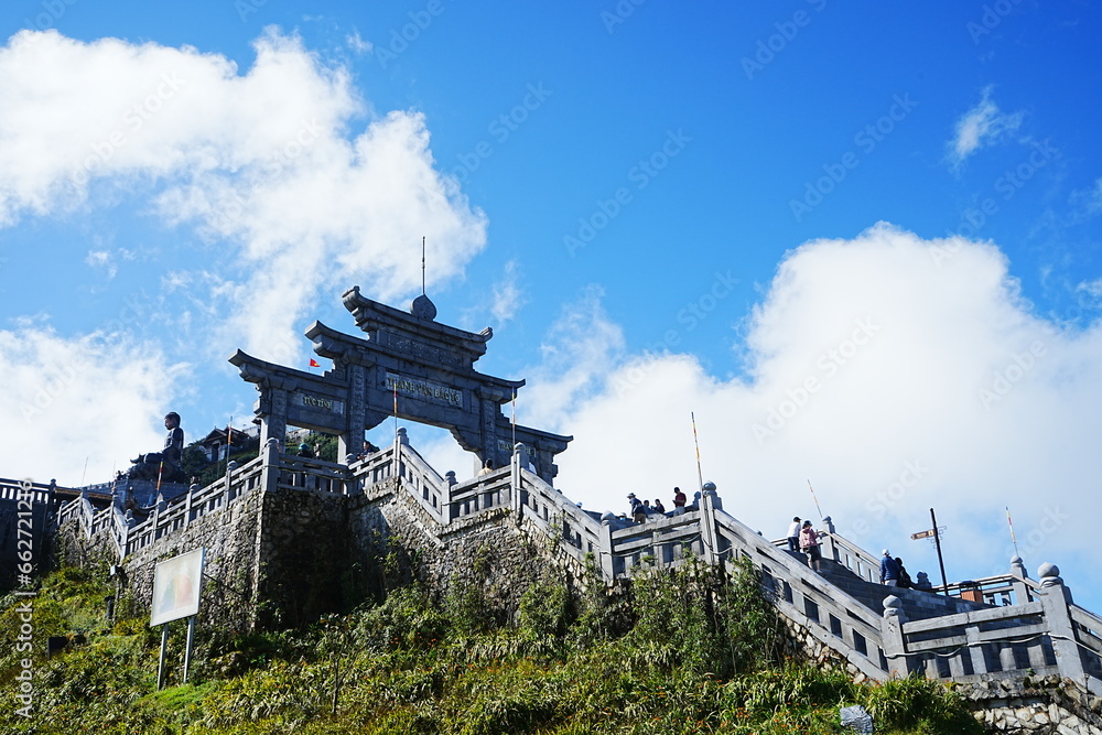 Fansipan Mountain called Roof of Indochina and Sea of Clouds in Sapa, Vietnam - ベトナム サパ ファンシーパン 山