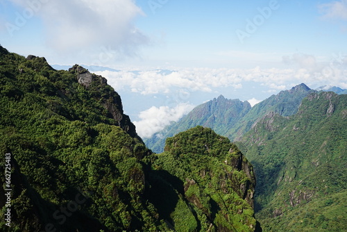 Fansipan Mountain called Roof of Indochina and Sea of Clouds in Sapa, Vietnam - ベトナム サパ ファンシーパン 山