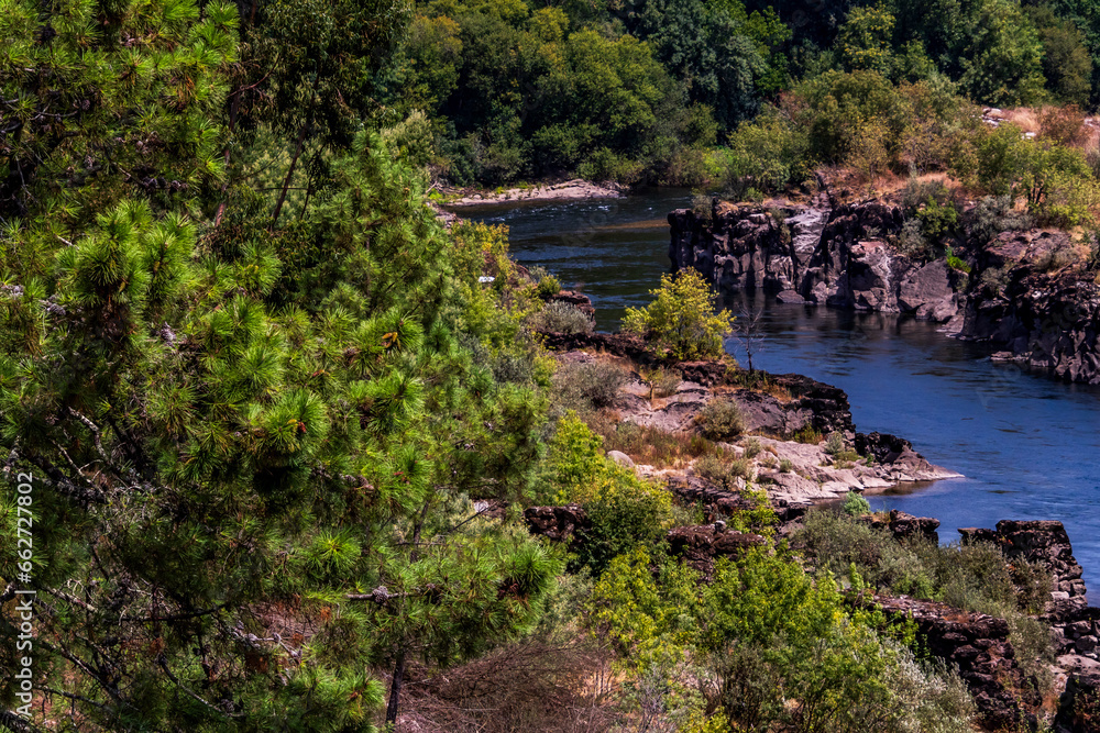 Rio Miño en la frontera de España y Portugal.