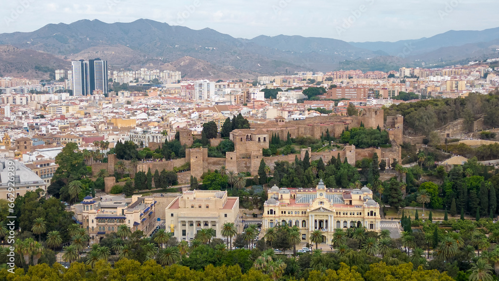 vista de la bonita alcazaba de época islámica de la ciudad de Málaga, España	