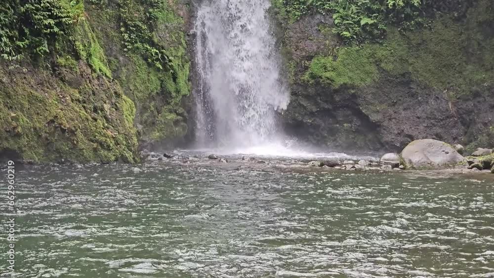 Recorrido por montañas y ríos de Chiriquí en Panamá Stock Video | Adobe ...