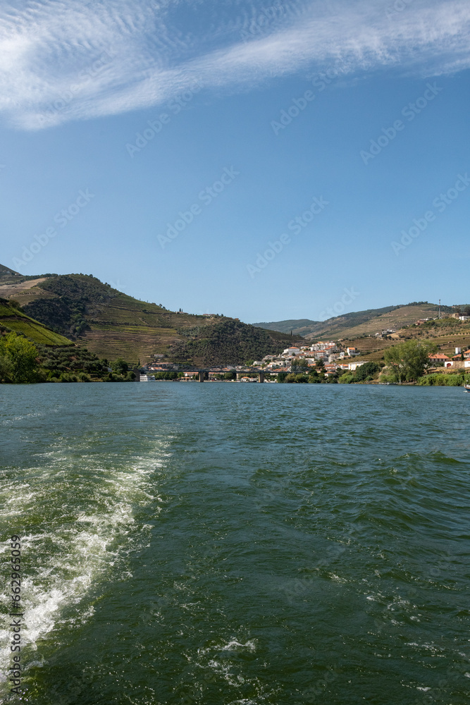 rejs statkiem po rzece Duoro w Portugalii