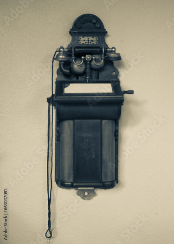 Magneto wall telephone