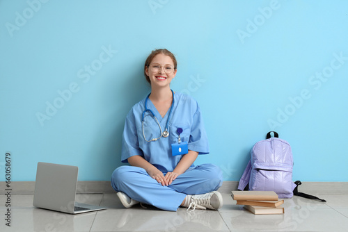 Female medical student stud...