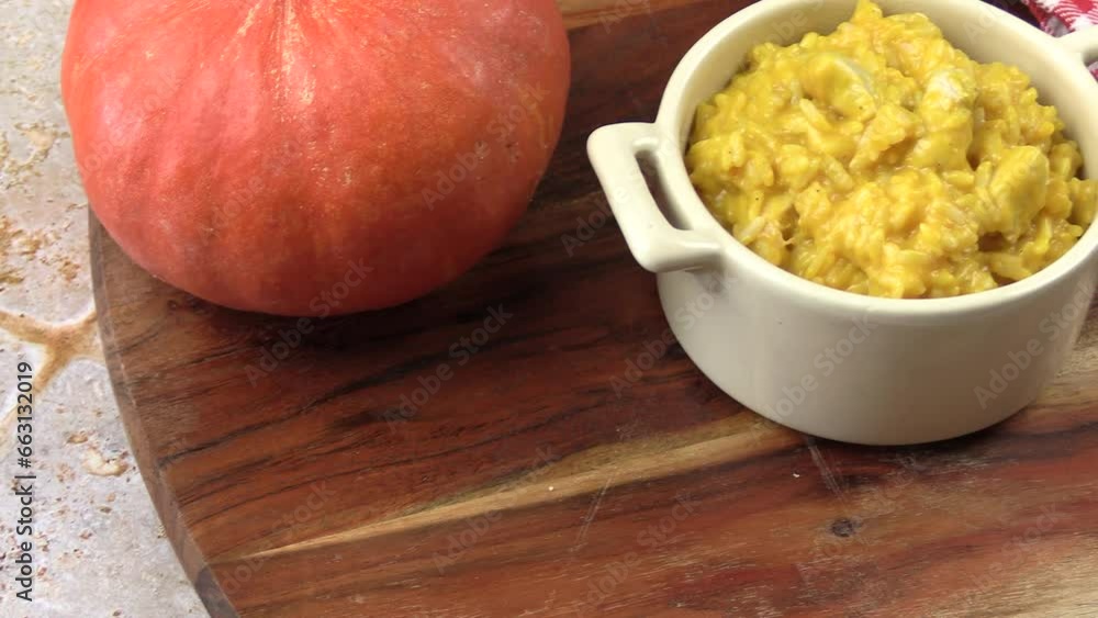 risotto de poulet au potiron, en gros plan