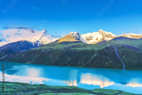 Beautiful Scenery of Sapu Mountain and Plateau Lakes in Xizang Autonomous Region of China