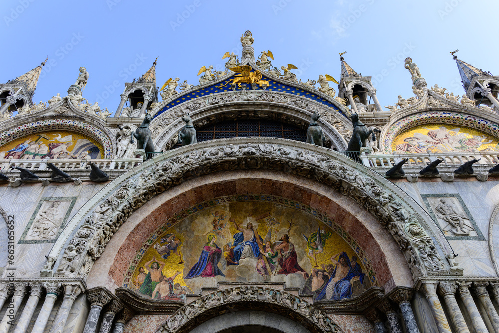 Fototapeta premium detail of the st mark cathedral in venice