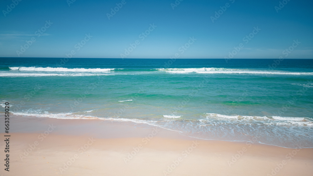 オーストラリアの白い砂浜と青い海