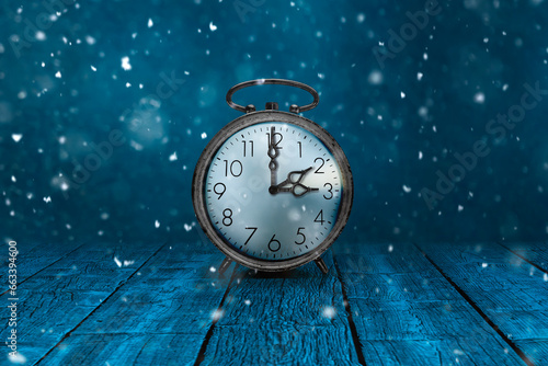 Zeitumstellung eines Weckers von Sommerzeit auf Winterzeit um Drei Uhr Nachts