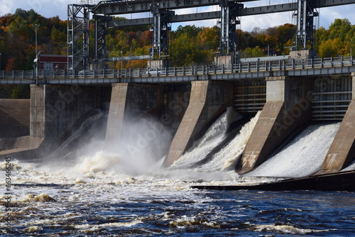 La Gabelle   La Tuque Generating Stations