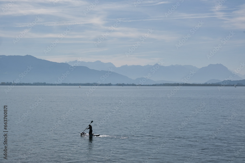 Stand-up-Paddler auf dem Bodensee