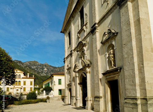 Lo storico borgo di Cison di Valmarino con il castello di CastelBrando regione del Valdobbidene in provincia di Treviso. Veneto  Italia