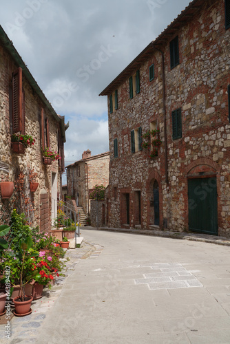 Fototapeta Naklejka Na Ścianę i Meble -  Montefollonico, historic town in Tuscany