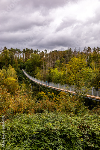 Obraz na płótnie Herbstliche Wanderung durch den Naturpark der Hohen Schrecke im Kyffhäuser - Thüringen - Deutschland w salonie