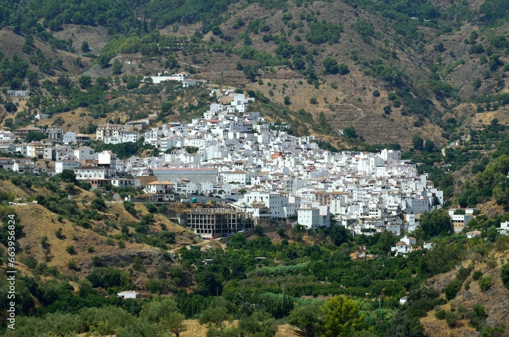 Vista de Tolox, en la Sierra de las Nieves, provincia de Málaga
