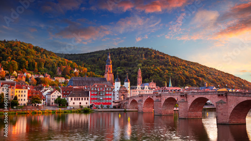 Obraz na płótnie Heidelberg, Germany. Cityscape image of historical city of Heidelberg, Germany with Old Bridge Gate at beautiful autumn sunset. w salonie