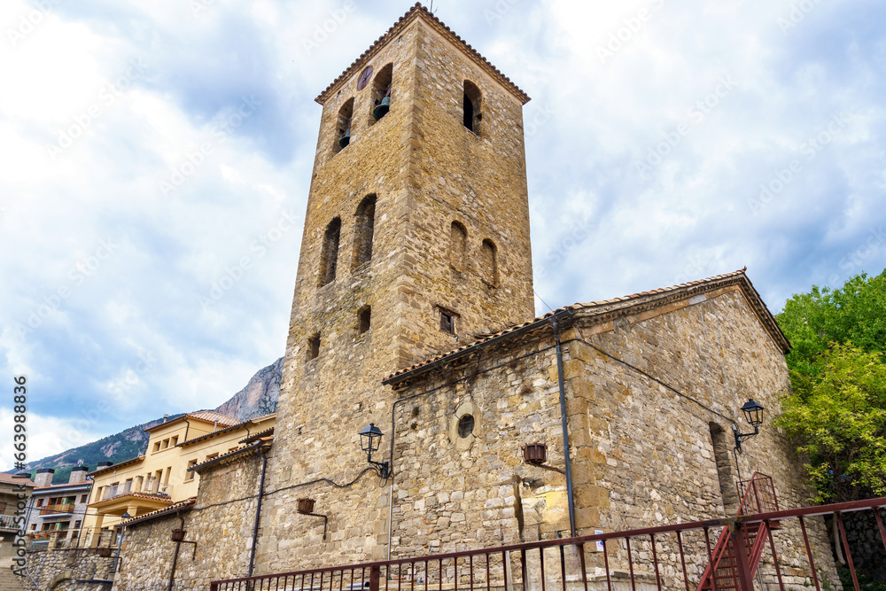 Saldes, Berguedà region, located at the foot of Pedraforca, on the east side of the mountain, in the middle of the Serres del Cadi and Ensija. Sant Martí Church