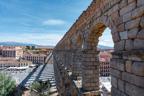 Tableau sur toile Acueducto romano de Segovia con 2000 años de antigüedad, las piedras están cortadas tan perfectas que no tienen cemento, se sujetan por la gravedad y su propio peso