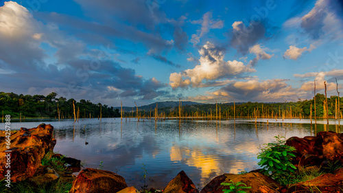 Lake Brokopondo in Surinam © Rene