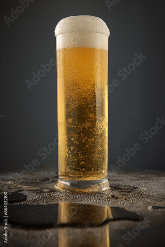 Bierglas mit Schaum