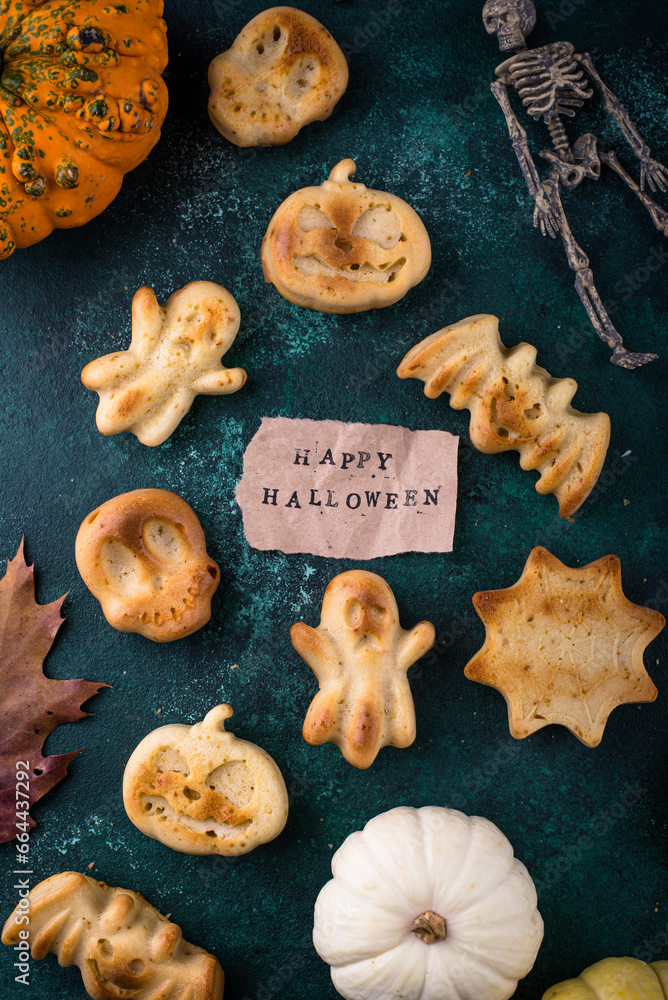 Fototapeta premium Halloween muffins in shape of bat and ghost