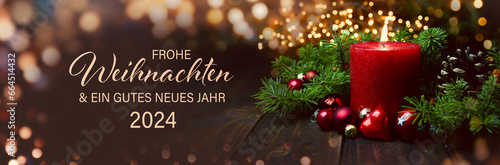 Weihnachtskarte - Frohe Weihnachten und ein gutes neues Jahr 2024 - rote brennende Kerze - Adventskerze - Weihnachtsgrüße - Hintergrund Banner, Header - Christmas greeting card with german text