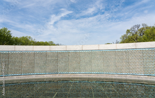 Obraz na płótnie The Freedom Wall with gold stars in the World War II Memorial and reflection pool, Washington, D.C., USA. w salonie