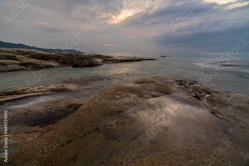 Obraz na płótnie Seascape at sunset in Khao lak, Phang Nga, Thailand w salonie