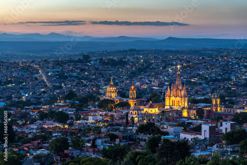 Night view of San Miguel de Allende  Guanajuato with the Parroquia de San Miguel Arc  ngel and plaza Allende  Mexico. World Heritage Site. Magic town