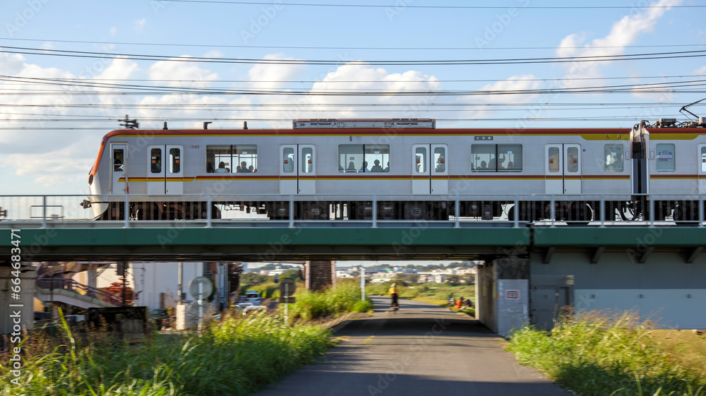 Obraz premium 走る電車