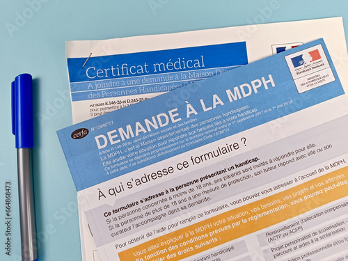 documents, écrit en français, à remplir pour la demande à La MDPH