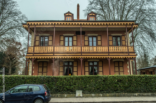 Wallpaper Mural Chalet impérial près de l'Allier à Vichy, Auvergne, France Torontodigital.ca