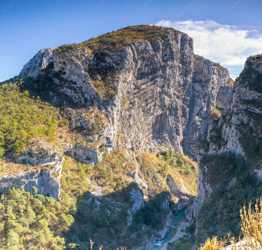 Obraz premium Grand soleil sur les falaises des Gorges du Verdon en France