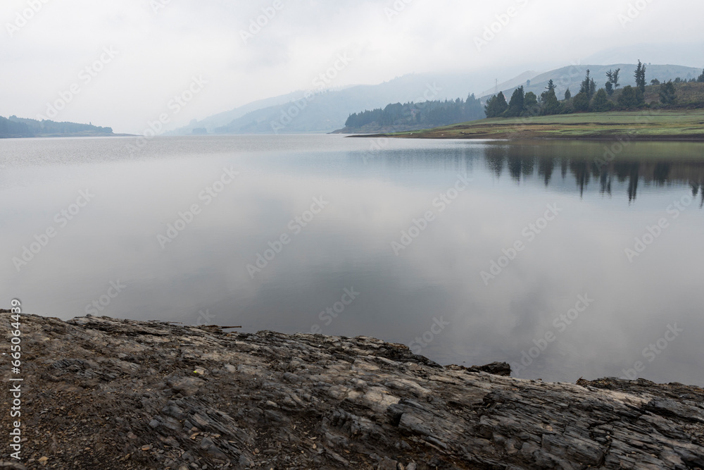 Φωτογραφία The beautiful Corani Lake early in the morning in the Bolivian Andes en route to