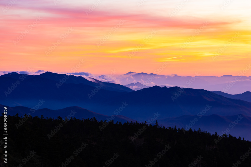 Fototapeta premium sunrise in the mountains