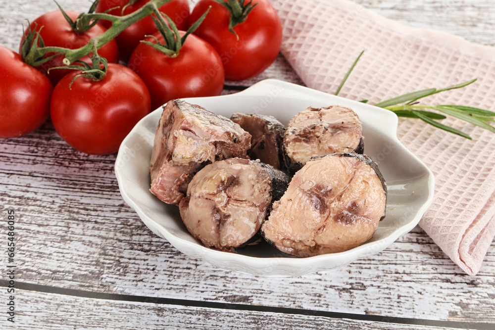 Pieces of canned tuna fish Pieces of canned tuna fish