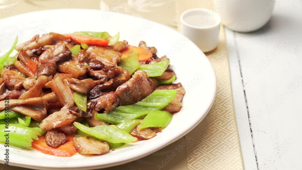 Special Chinese Mushroom Stir-fried Pork Cooking Process