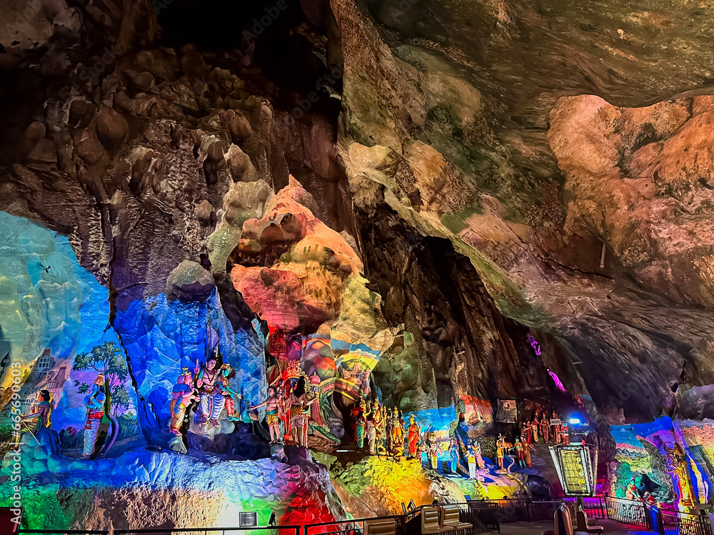 Fototapeta premium Batu Caves in Kuala Lumpur, one of the largest Hindu attractions in Malaysia