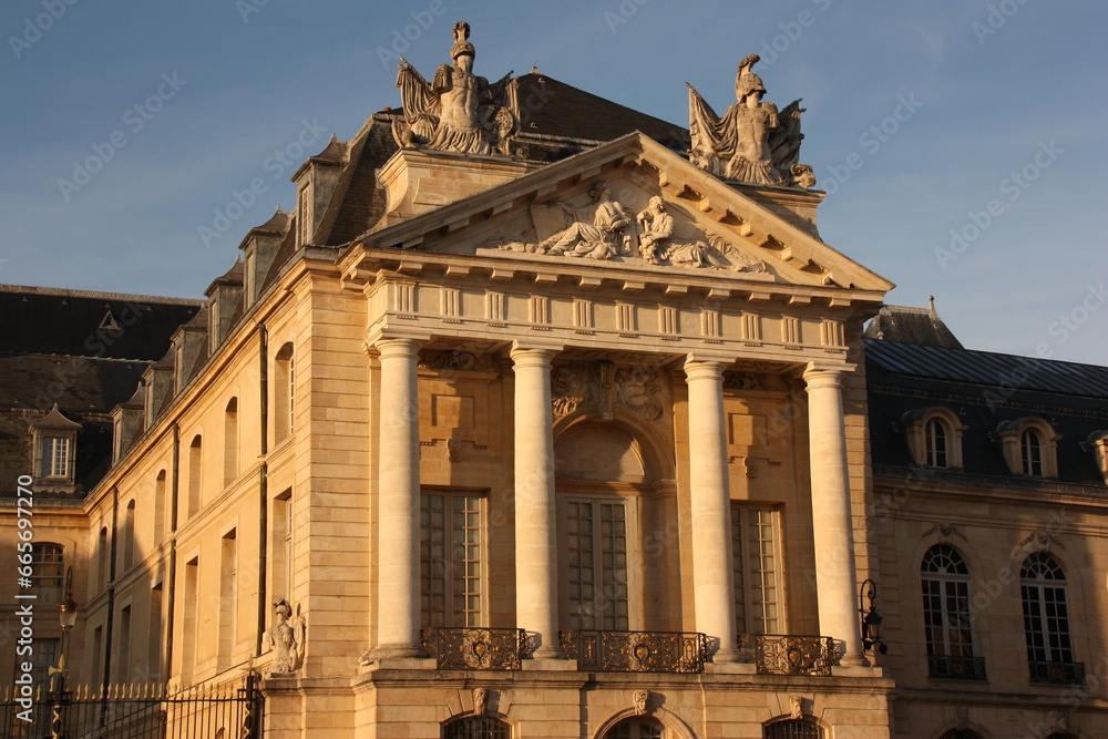 Colonnade du palais des ducs de Bourgogne de Dijon. France