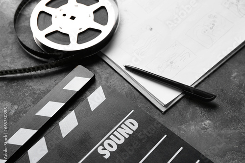Storyboard with movie clapp...